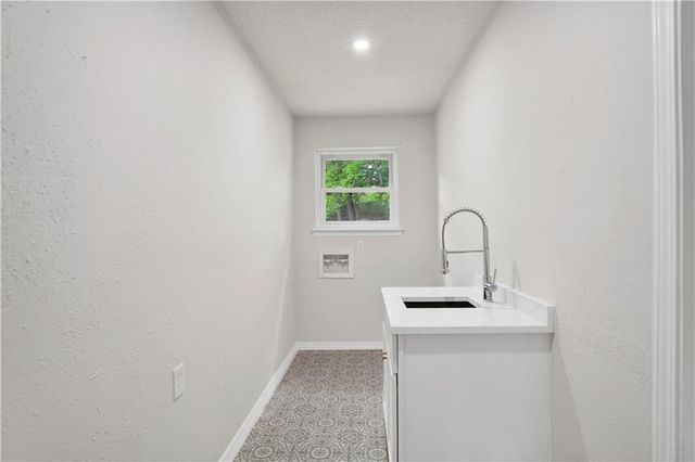 322 Thunderbird Drive W, Satsuma, AL 36572