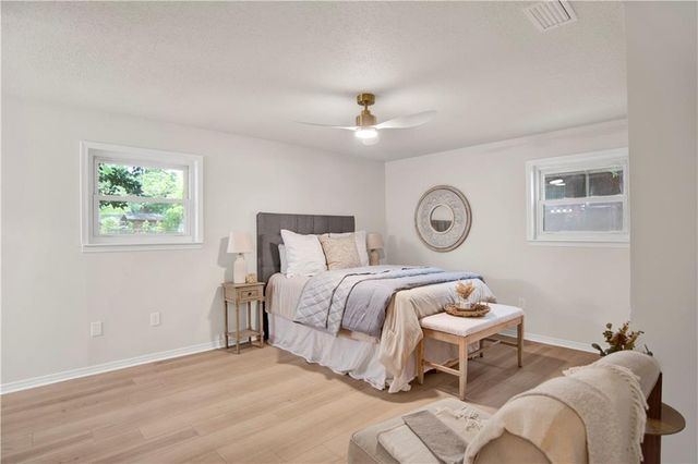 322 Thunderbird Drive W, Satsuma, AL 36572