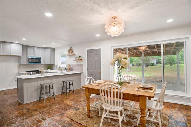322 Thunderbird Drive W, Satsuma, AL 36572
