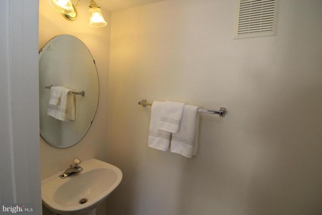 6385 MICHAEL ROBERT DR, Springfield, VA 22150
