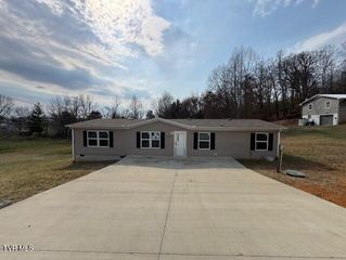 215 Westerly Drive, Mosheim, TN 37818