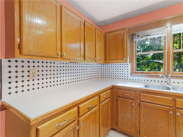 351 Waterford Drive, Jonesboro, GA 30238