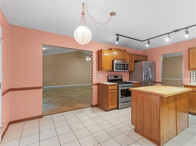 351 Waterford Drive, Jonesboro, GA 30238