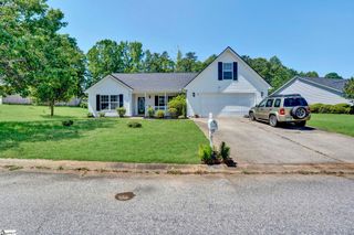 1105 Autumn Leaf Lane, Fountain Inn, SC 29644