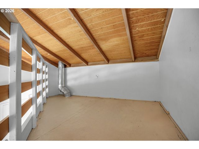 7748 Sw BARNES Rd C, Portland, OR 97225