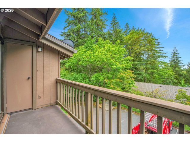 7748 Sw BARNES Rd C, Portland, OR 97225