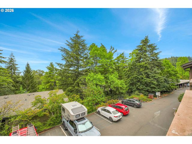 7748 Sw BARNES Rd C, Portland, OR 97225