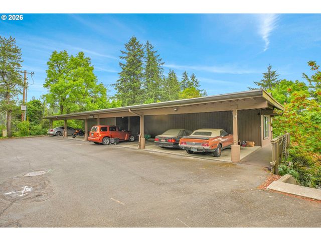 7748 Sw BARNES Rd C, Portland, OR 97225