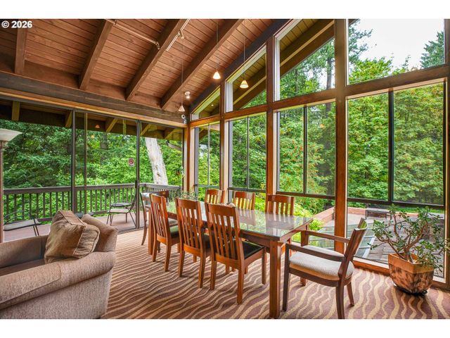 7748 Sw BARNES Rd C, Portland, OR 97225