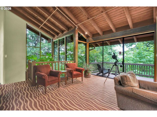 7748 Sw BARNES Rd C, Portland, OR 97225