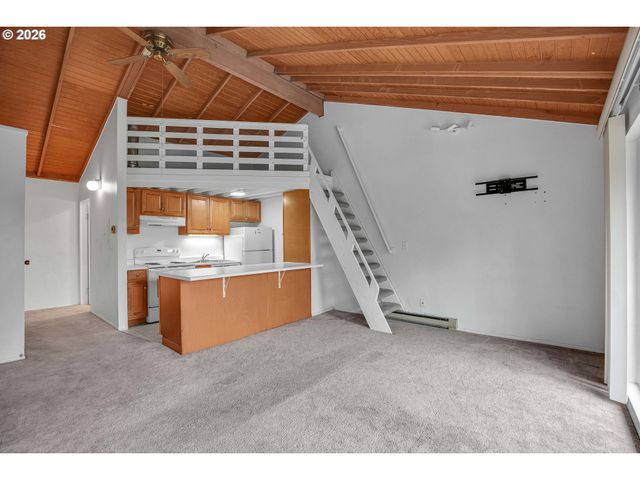 7748 Sw BARNES Rd C, Portland, OR 97225