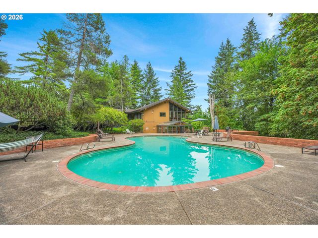 7748 Sw BARNES Rd C, Portland, OR 97225