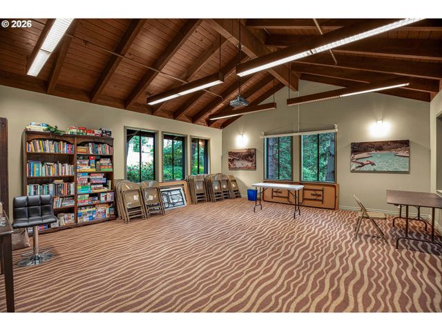 7748 Sw BARNES Rd C, Portland, OR 97225