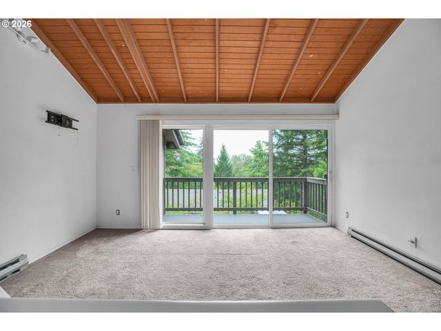 7748 Sw BARNES Rd C, Portland, OR 97225