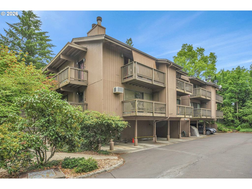 7748 Sw BARNES Rd C, Portland, OR 97225