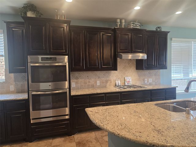 605 Fenceline Drive, Argyle, TX 76226