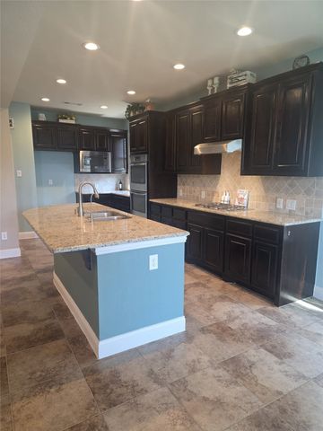 605 Fenceline Drive, Argyle, TX 76226