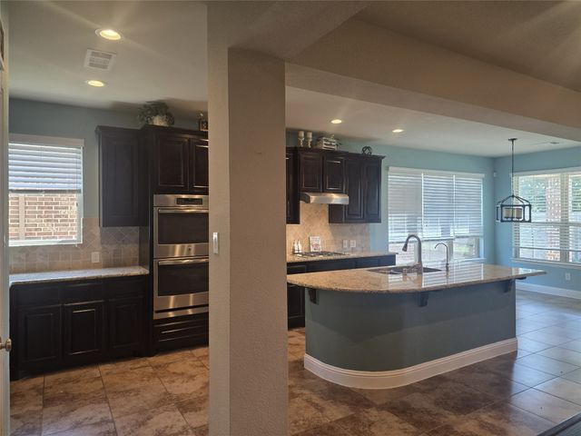 605 Fenceline Drive, Argyle, TX 76226