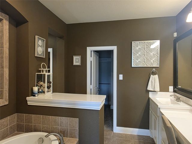 605 Fenceline Drive, Argyle, TX 76226