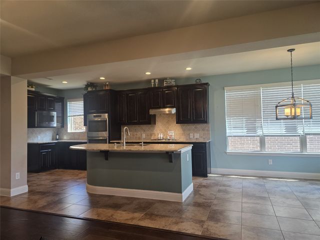 605 Fenceline Drive, Argyle, TX 76226
