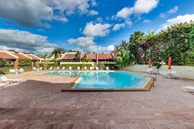 8613 SW 79th Place, Miami, FL 33143