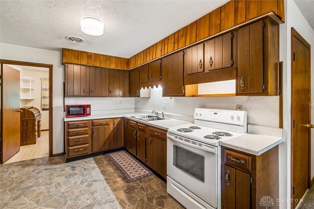 6801 Gorsuch Road, Franklin, OH 45005