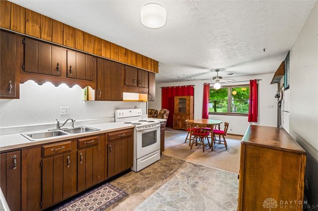 6801 Gorsuch Road, Franklin, OH 45005