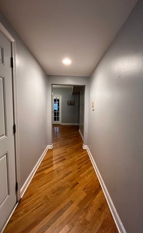 7628 S Essex Avenue 1N, Chicago, IL 60649