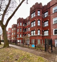 7628 S Essex Avenue 1N, Chicago, IL 60649