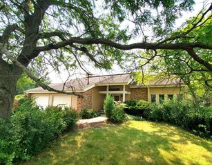 6320 Rowland Road, Huntley, IL 60142