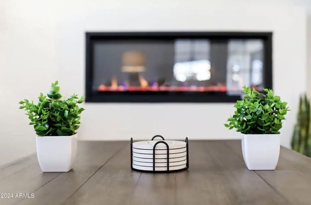 8619 E ROANOKE Avenue, Scottsdale, AZ 85257