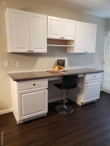 11803 Meadow Lane Drive 71, Warren, MI 48093