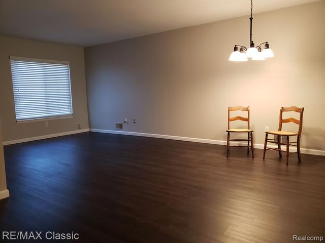 11803 Meadow Lane Drive 71, Warren, MI 48093