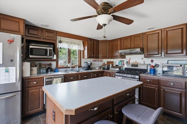 1253 Old West Road, Arlington, VT 05250