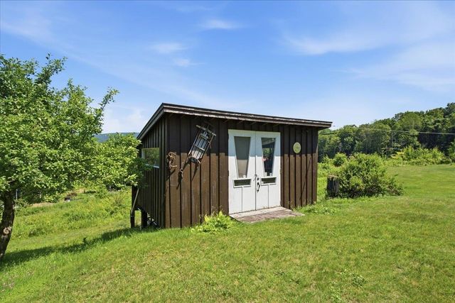 1253 Old West Road, Arlington, VT 05250