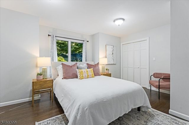 2 Round Hill Ter, Kinnelon Boro, NJ 07405