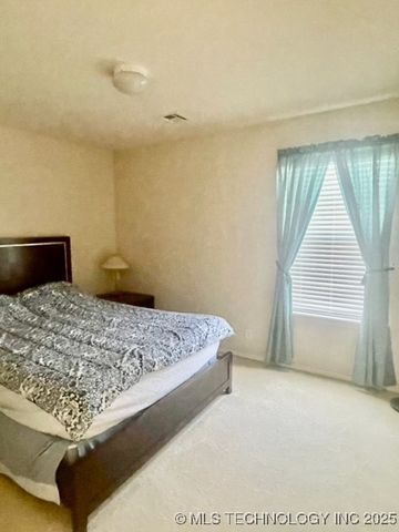 9203 E 87th Place, Tulsa, OK 74133