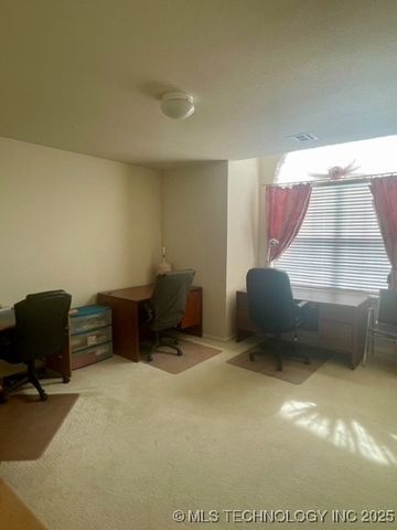 9203 E 87th Place, Tulsa, OK 74133