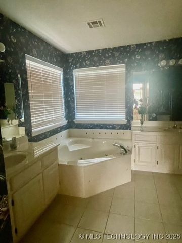 9203 E 87th Place, Tulsa, OK 74133