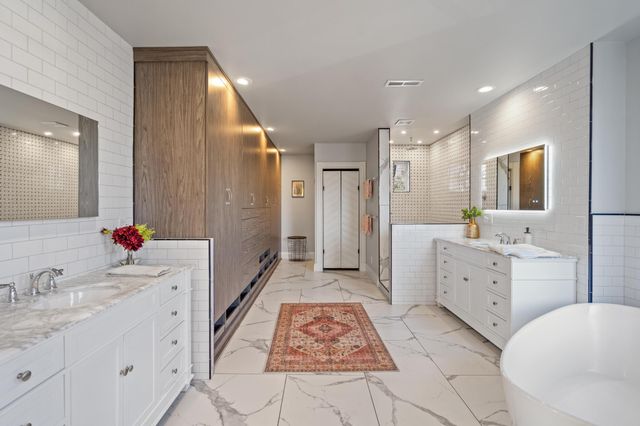 561 E 4th Street, Newport, KY 41071