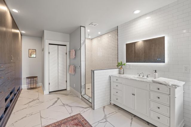 561 E 4th Street, Newport, KY 41071