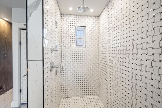 561 E 4th Street, Newport, KY 41071