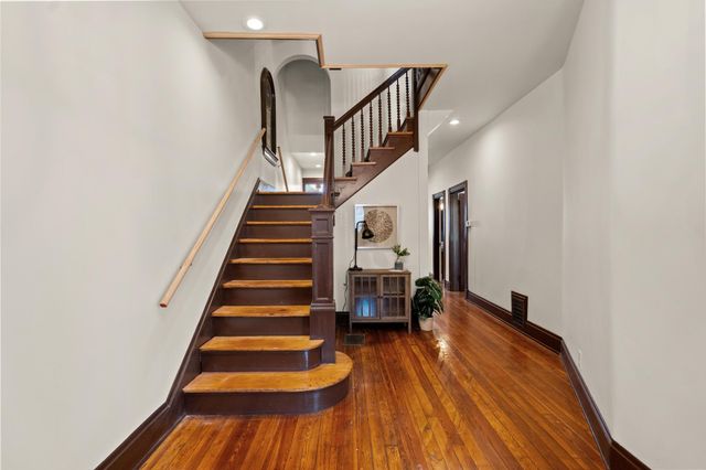 561 E 4th Street, Newport, KY 41071