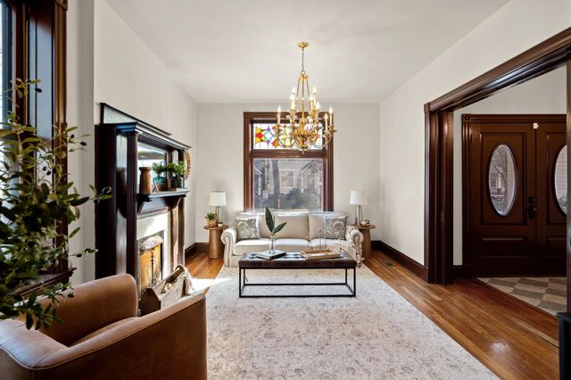 561 E 4th Street, Newport, KY 41071