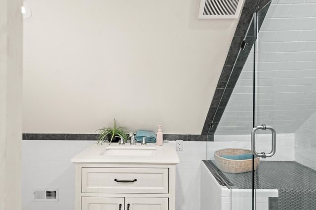 561 E 4th Street, Newport, KY 41071