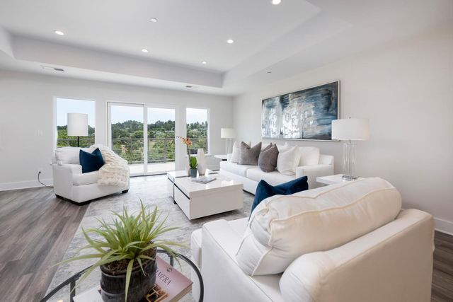 30 Calaveras Court, Hillsborough, CA 94010