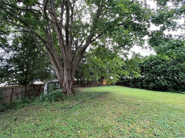 102 South Manor Drive, Manlius, NY 13057