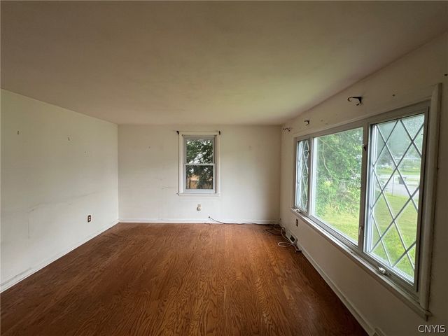 102 South Manor Drive, Manlius, NY 13057