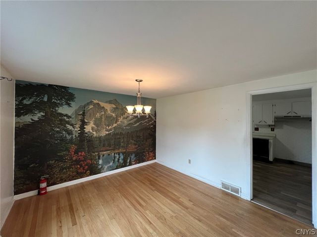 102 South Manor Drive, Manlius, NY 13057