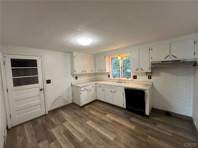 102 South Manor Drive, Manlius, NY 13057